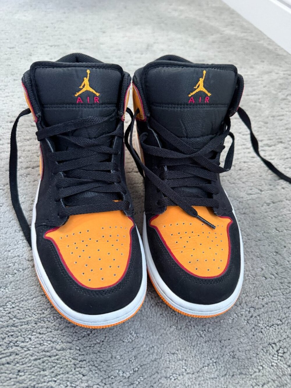 Air Jordan 1 Mid SE “Fat Tongue” — Vivid Orange/Black Size M 7.5